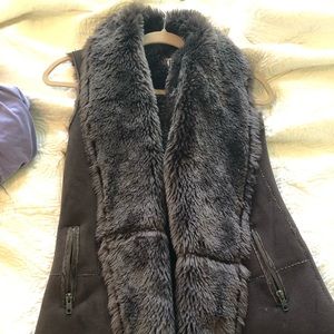 Fur vest!